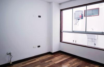 VENTA DE DEPARTAMENTO EN 1° PISO EN URB. SANTA VICTORIA